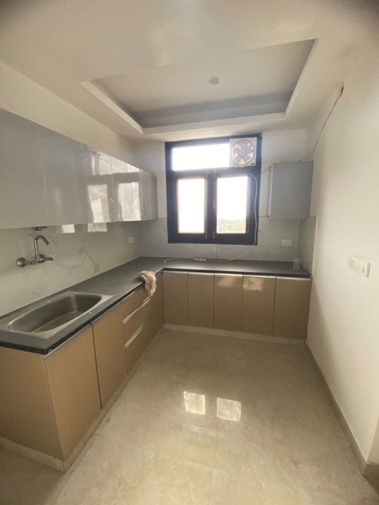 Kitchen, mayur vihar 1 3 Bedroom 1000 Sq.Ft. Builder Floor In Mayur Vihar 1 Delhi 10278093