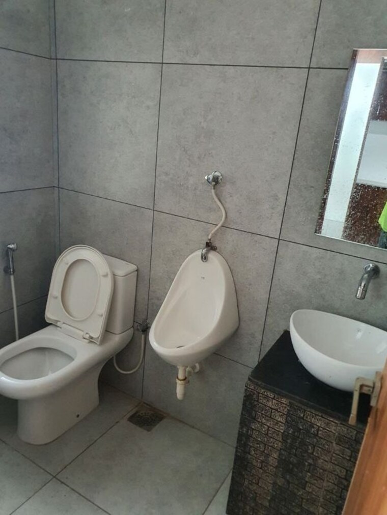 Bathroom, gota Commercial Office Space 610 Sq.Ft. In Gota Ahmedabad 10278108