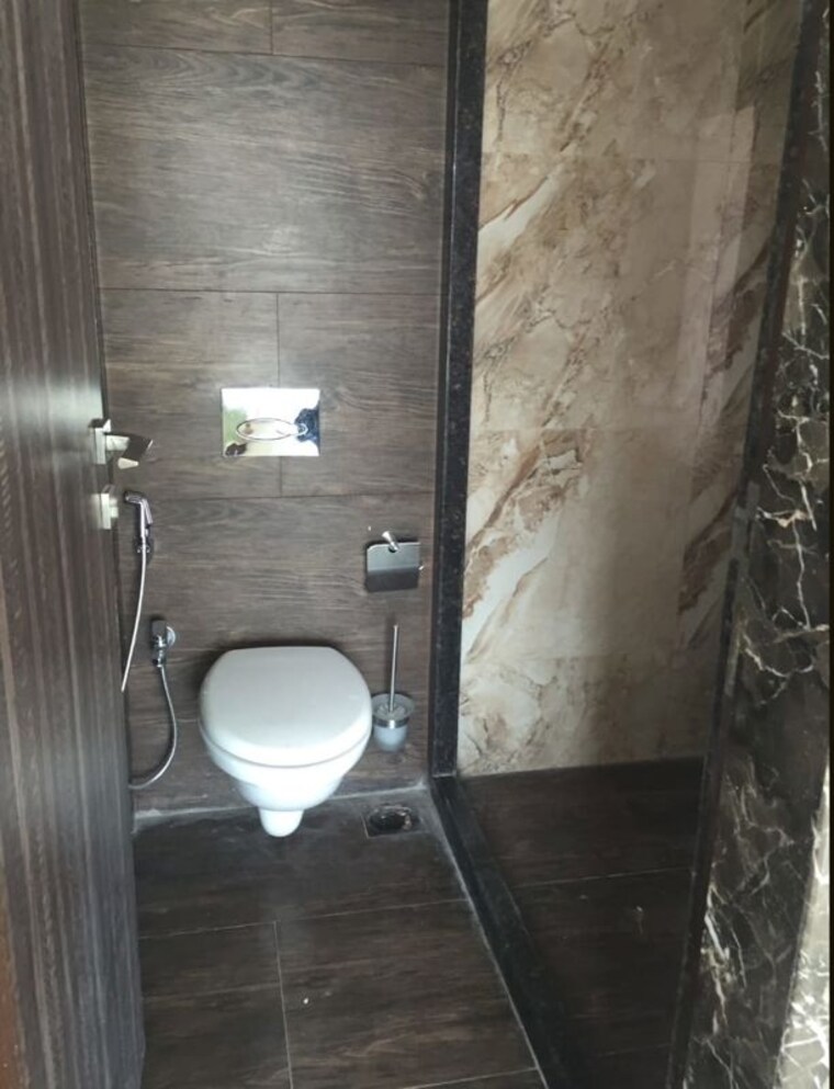 Bathroom, krimson-aurum 3 Bedroom 1500 Sq.Ft. Apartment In Santacruz West Mumbai 10278110