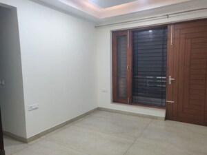 Room in 2 BHK Builder Floor at Sector 46 – for Rent