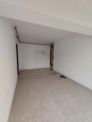 Room in 3 BHK Apartment at Rishabh Palacino, Matunga – for Rent