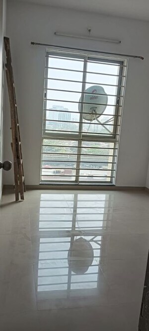 Staircase in 3 BHK Apartment at Sheth Vasant Lawns, Laxmi Nagar – for Rent