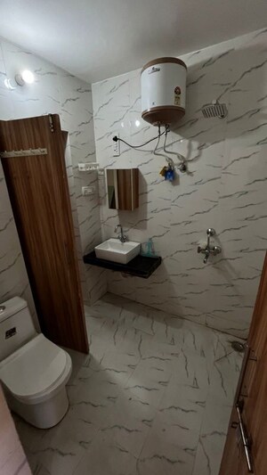 Bathroom in 1 BHK Builder Floor at Ameya One, Sector 42 – for Rent