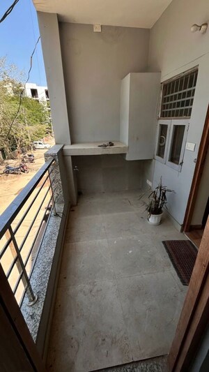 Balcony in 1 BHK Builder Floor at Ameya One, Sector 42 – for Rent
