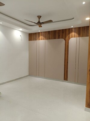 Room in 3 BHK Builder Floor at BPTP District 3, Sector 85 – for Sale