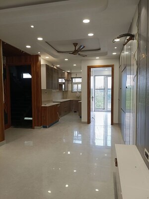 Room in 3 BHK Builder Floor at BPTP District 3, Sector 85 – for Sale