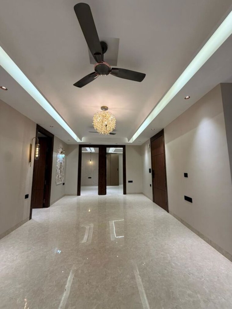 Living Room, mandi 2 Bedroom 1350 Sq.Ft. Apartment In Mandi Delhi 10278135