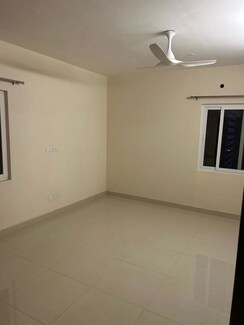 3 BHK + Pooja Room Apartment For Rent in Shriram Luxor