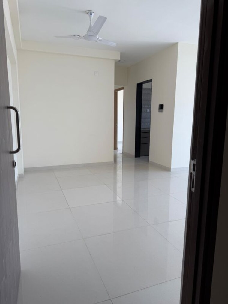 Room, versova 3 Bedroom 900 Sq.Ft. Apartment In Versova Mumbai 10277583