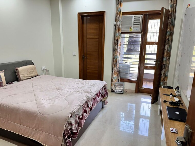 Bedroom, sector 46 3 Bedroom 1800 Sq.Ft. Builder Floor In Sector 46 Gurgaon 10278305