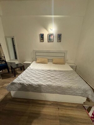 Bedroom in 1 BHK Apartment at Paramount Golfforeste, Zeta I Greater Noida – for Rent