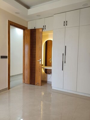 Building Lobby in 3 BHK Builder Floor at BPTP District 3, Sector 85 – for Sale