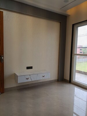 Room in 3 BHK Builder Floor at BPTP District 3, Sector 85 – for Sale