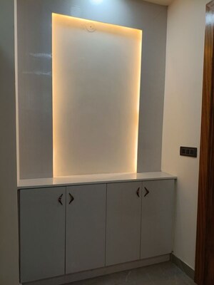 Furnished Amenities in 3 BHK Builder Floor at BPTP District 3, Sector 85 – for Sale