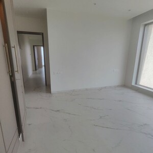 Room in 3 BHK Apartment at Rohan Lifescapes Aquino, Prabhadevi – for Rent