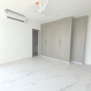 Room in 3 BHK Apartment at Rohan Lifescapes Aquino, Prabhadevi – for Rent