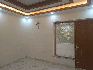 Room in 3 BHK Builder Floor at Green Fields Colony – for Rent
