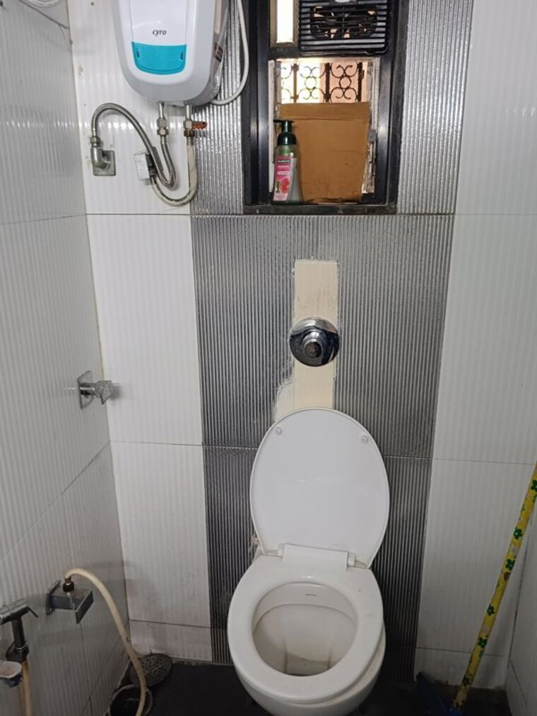 Bathroom, nikki-apartment 3 Bedroom 1000 Sq.Ft. Apartment In Prabhadevi Mumbai 10278481