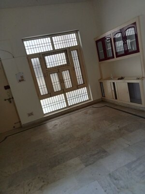 Room in 2 BHK Independent House at Aliganj – for Rent