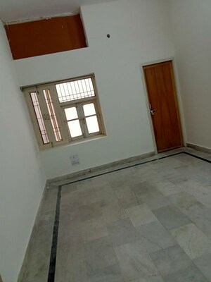 Room in 2 BHK Independent House at Aliganj – for Rent