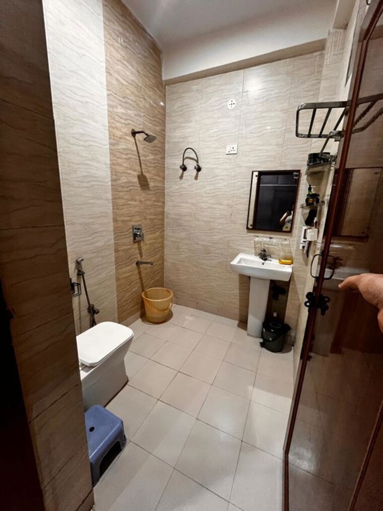 Bathroom, sector 22 6+ Bedroom 112 Sq.Mt. Independent House In Sector 22 Noida 10002244
