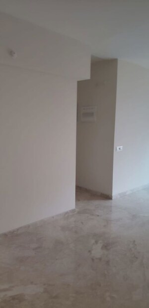 Room in 2 BHK Apartment at LnT Veridian, Powai – for Rent