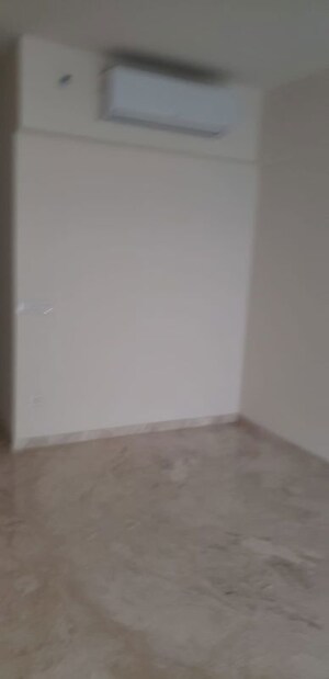 Room in 2 BHK Apartment at LnT Veridian, Powai – for Rent