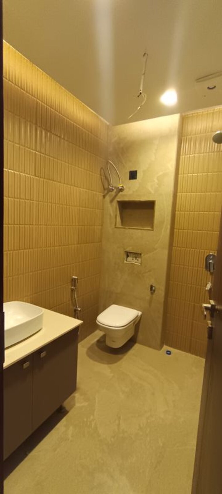 Bathroom, bptp-district-3 3 Bedroom 180 Sq.Yd. Builder Floor In Sector 85 Faridabad 10278504
