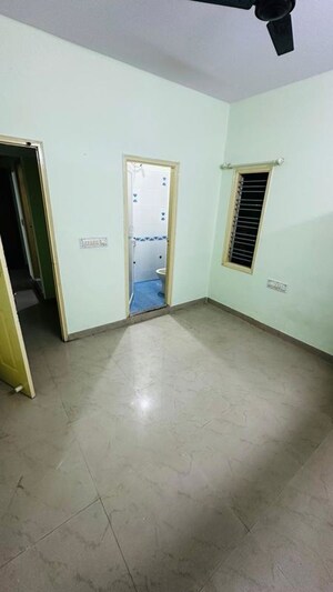 Room in 2 BHK Builder Floor at Venkatapura – for Rent