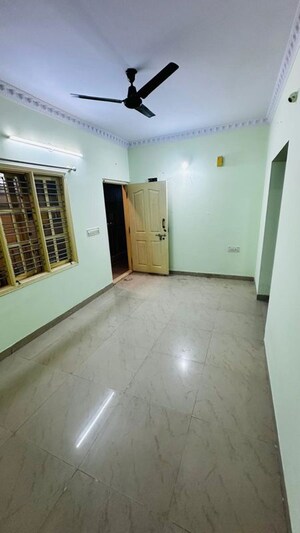 Room in 2 BHK Builder Floor at Venkatapura – for Rent