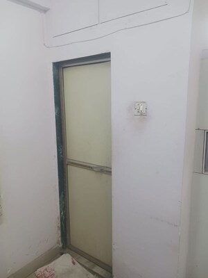 Room in  Office Space at Mulund East – for Rent