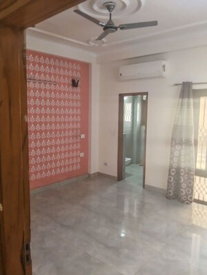 Room in 4 BHK Builder Floor at Vasant Vihar – for Rent