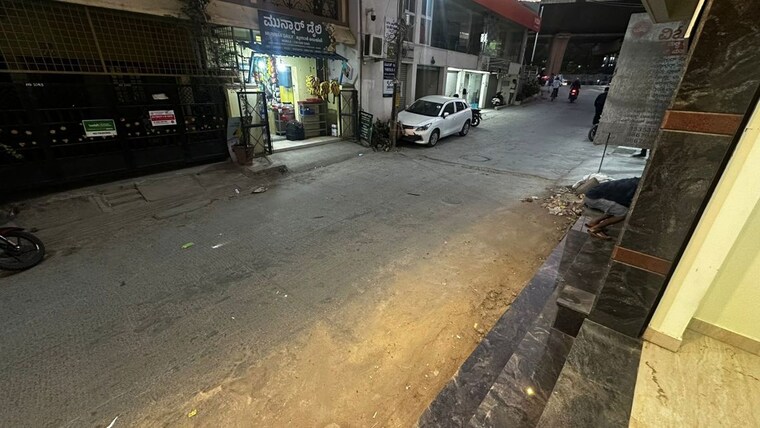  Parking, balaji-enclave-hsr-layout Commercial Shop 1000 Sq.Ft. In Hsr Layout Bangalore 10278555