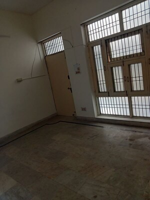 Room in 1 BHK Independent House at Aliganj – for Rent