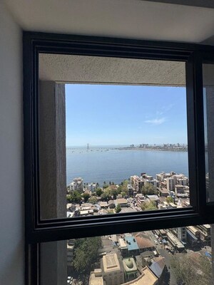 Room in 3 BHK Apartment at Om Ratan Apartment, Worli – for Rent