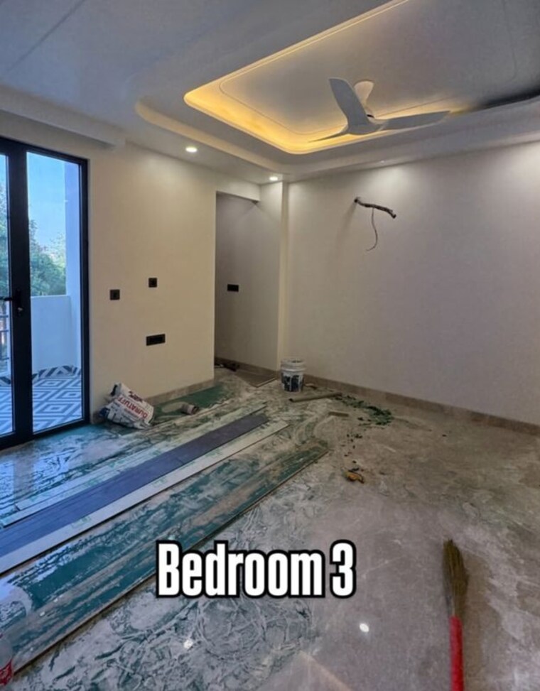 Room, sector 77 3 Bedroom 250 Sq.Yd. Builder Floor In Sector 77 Faridabad 10278631