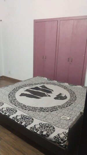 Bedroom in 2 BHK Builder Floor at Gomti Nagar – for Rent