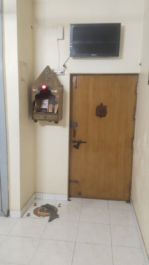 Furnished Amenities in 1.5 BHK Builder Floor at Gomti Nagar – for Rent