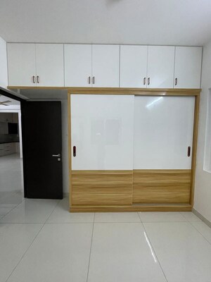 Room in 3 BHK Apartment at Aparna Zenon, Puppalaguda – for Rent