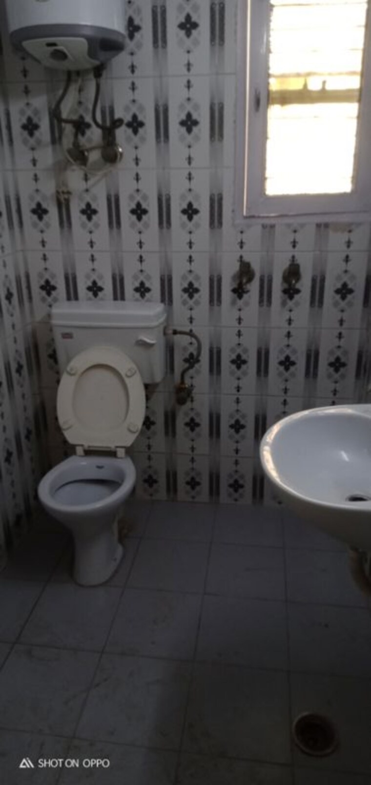 Bathroom, vasant kunj 3 Bedroom 1450 Sq.Ft. Apartment In Vasant Kunj Delhi 10278758
