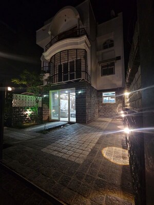 3 BHK Builder Floor – Entrance View at Sector 56 - for Rent