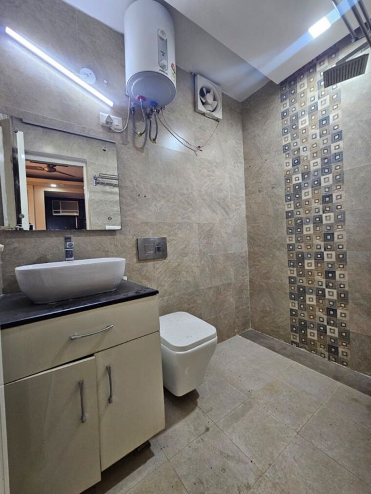 Bathroom, sector 56 3 Bedroom 1800 Sq.Ft. Builder Floor In Sector 56 Gurgaon 10278675