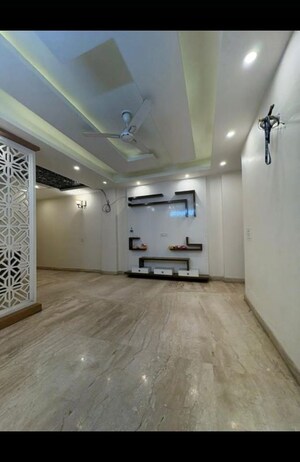 Room in 2 BHK Builder Floor at Malviya Nagar – for Rent