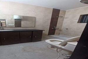 Bathroom in 2.5 BHK Builder Floor at Sector 43 – for Rent
