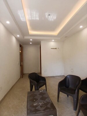 Team Area in 3 BHK Apartment at Chattarpur – for Rent