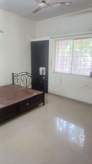 Room in 2 BHK Apartment at Shubhashri Residency – for Rent