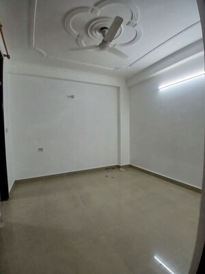 Room in 3 BHK Apartment at Chattarpur – for Rent