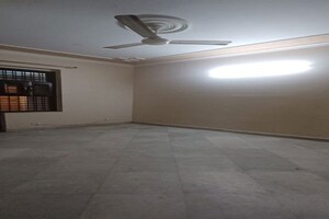 2 BHK Builder Floor For Rent in Sector 42