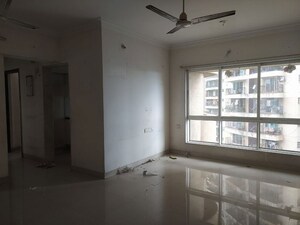 Room in 2 BHK Apartment at Tulipia And Tilia Apartment, Chandivali – for Rent