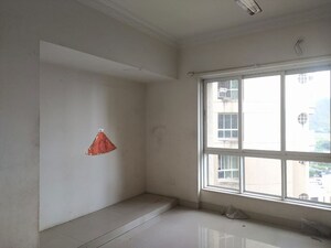 Room in 2 BHK Apartment at Tulipia And Tilia Apartment, Chandivali – for Rent